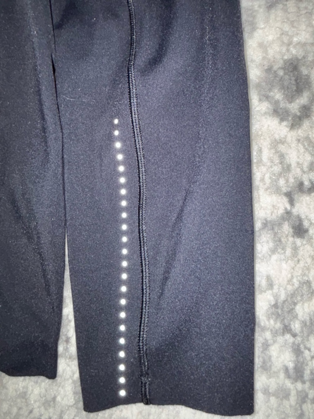 lululemon athletica size 4 crop Black Leggings with side Detail - Picture 5 of 6